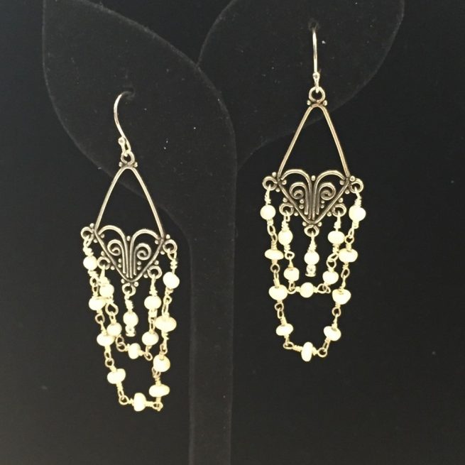 Set of earrings made with pearls and silver