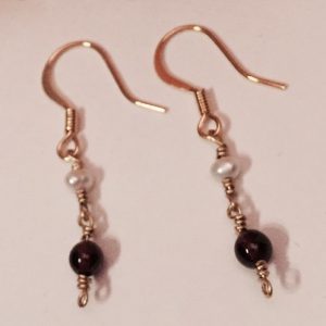 Earrings made with Pearls, Garnet, and Gold plate
