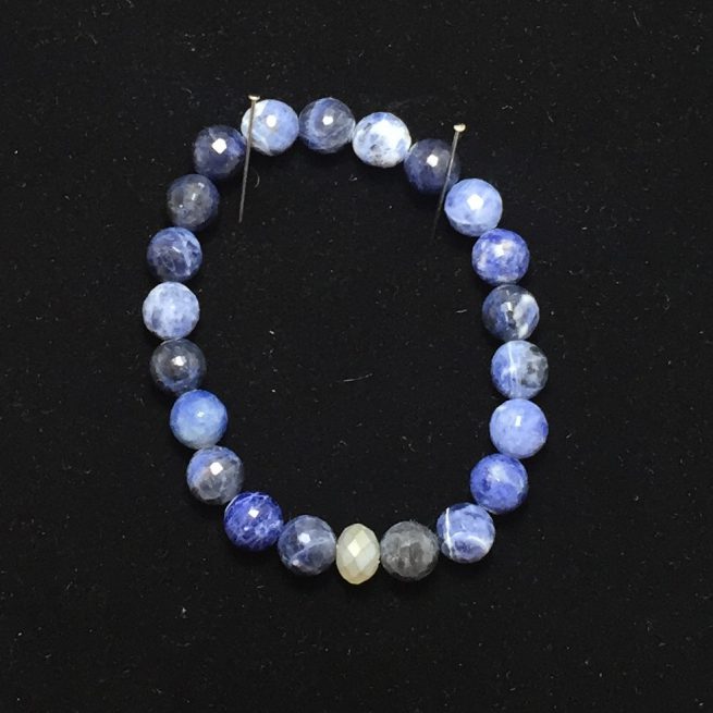 Bracelet made with Sodalite and Crystals