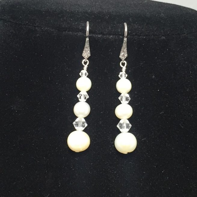 Freshwater pearls and Swarovski crystals earrings