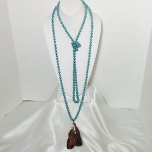 Howlite Continuous Necklace with an Agate Pendant and Tassel